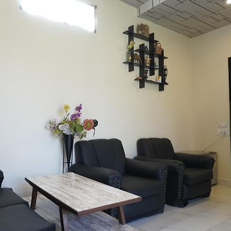 Farsal Villa Srīnagar 外观 照片